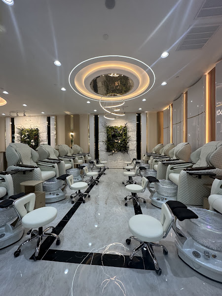ALO NAIL BAR 4