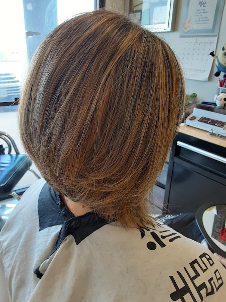 Mickie Hair Studio 4