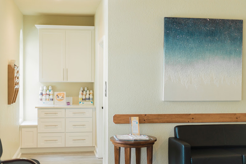 Dr. Hoan Pho M.D. Internal Medicine and Aesthetics 4