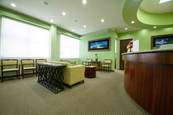 Dr. Bennie V. Pham, DDS
