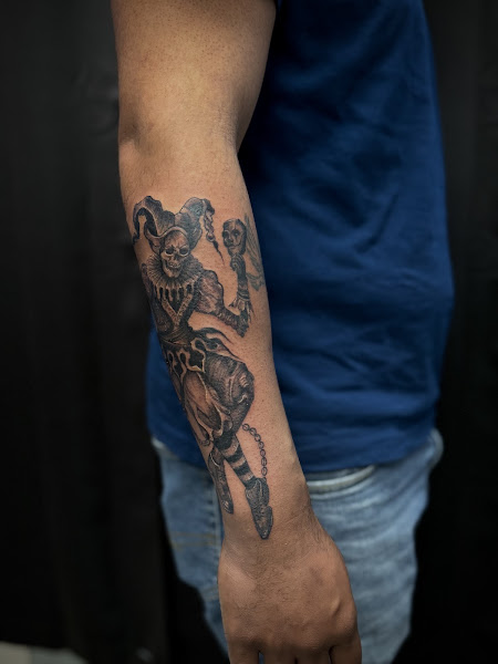 Mythic Needles Tattoos & body piercings 2
