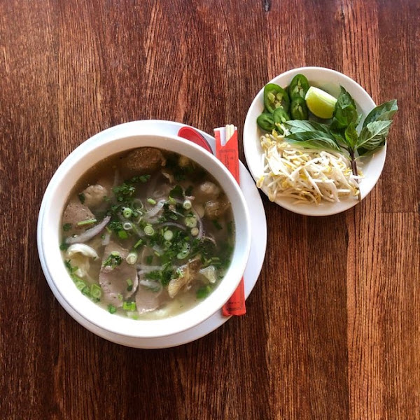WonderPho Noodles & Spring Roll Bar 4