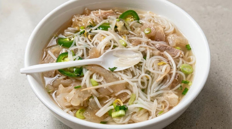 Pho V Noodle House & Sushi 4