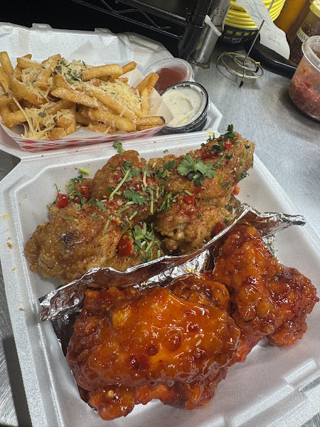 KEEKS Eggrolls & Wings 4