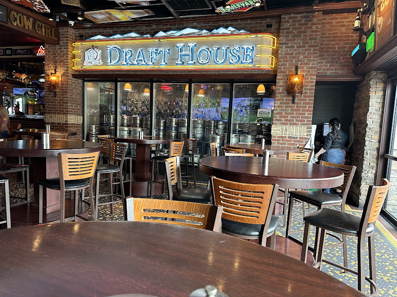 54th Street Restaurant & Drafthouse 4