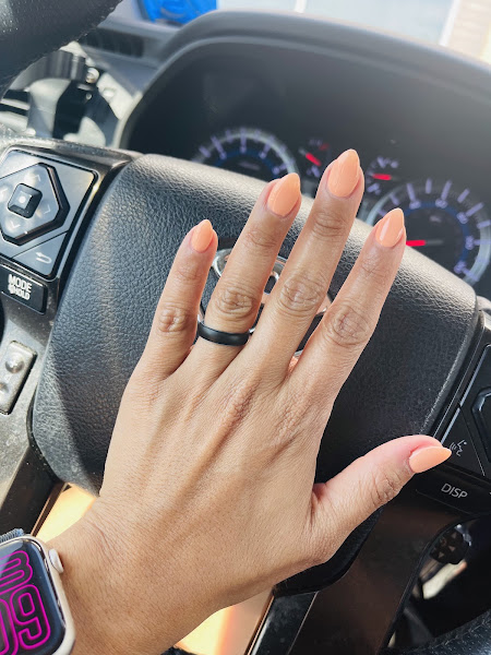 T LUXX NAIL SALON