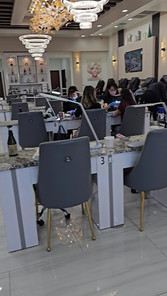 BLUE MOUND NAIL SPA (Happy Hours 10% OFF Monday-Thursday Before 1pm) 2