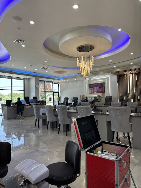 Resort Nail Bar 2