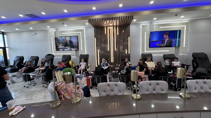 Resort Nail Bar 3