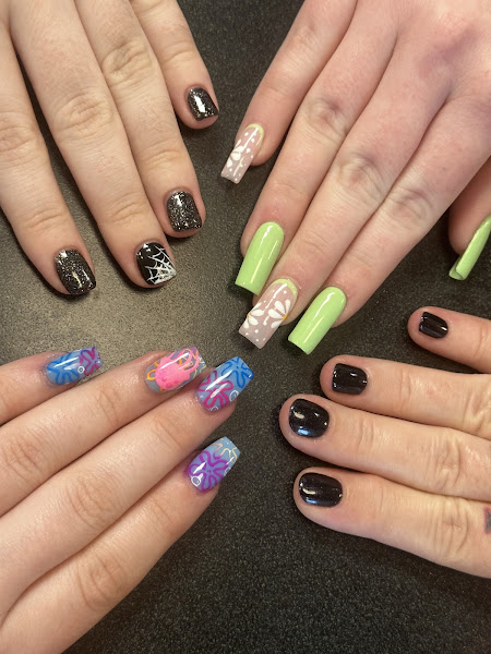 Caché Nail Lounge