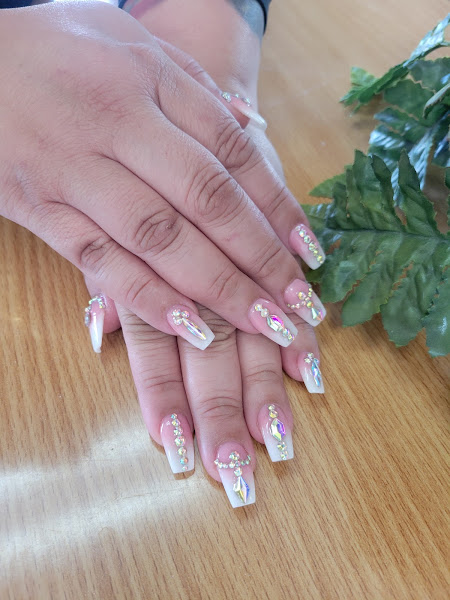 Happy Nails