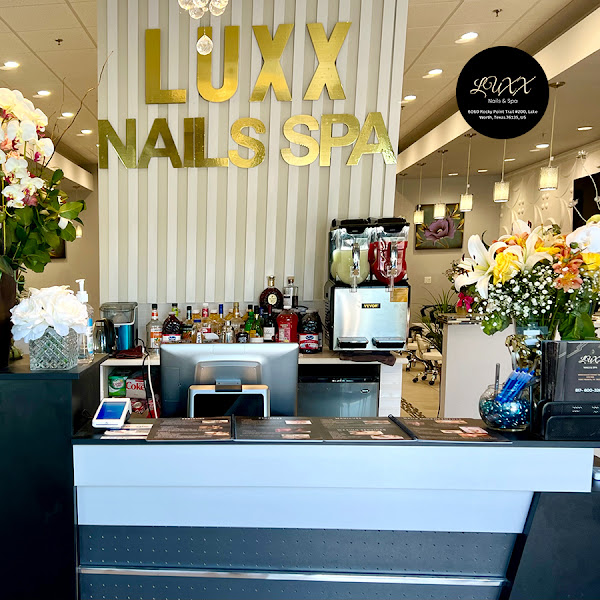 Luxx Nails N Spa 4