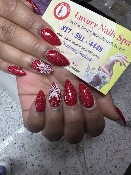 Luxury Nails & Spa (Target Shopping Center) 4
