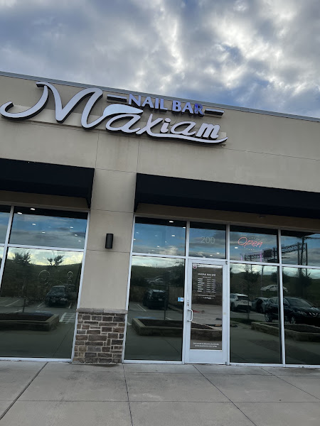 Maxiam Nail Bar 3