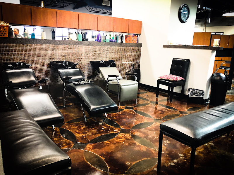 Maise Salon & Suites 3