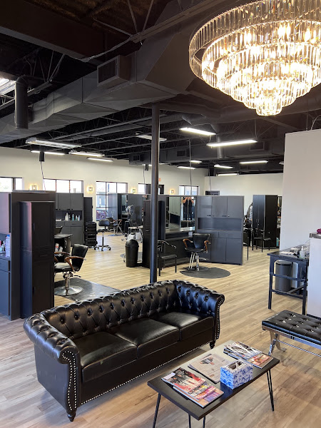 Maise Salon & Suites 4
