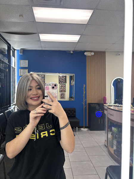 Rayitos Beauty Salon & Barber Shop 4