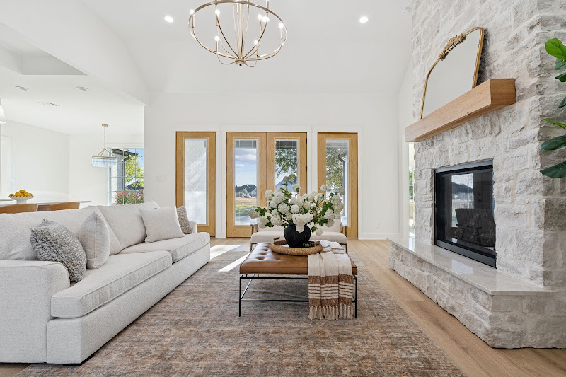 Devon & Alberto Reyes - LEAGUE Real Estate 4