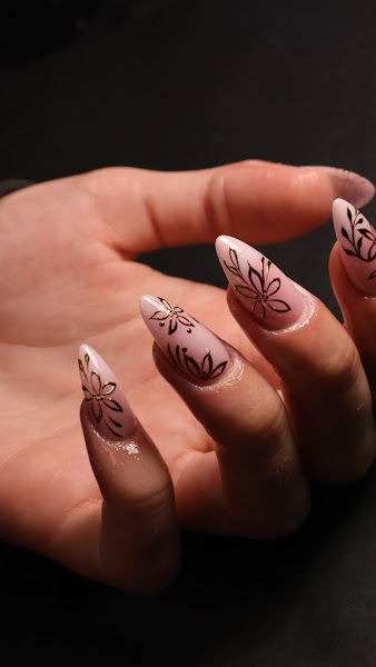 Iris Nails 1