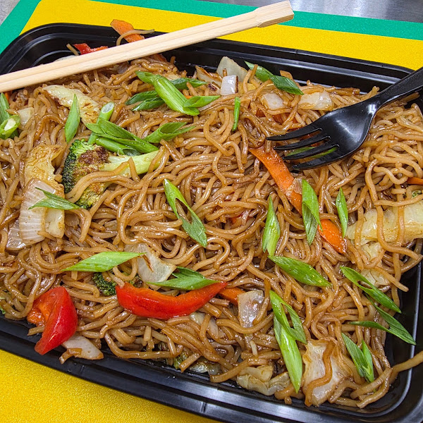 Mom’s Fresh Asian Deli 2