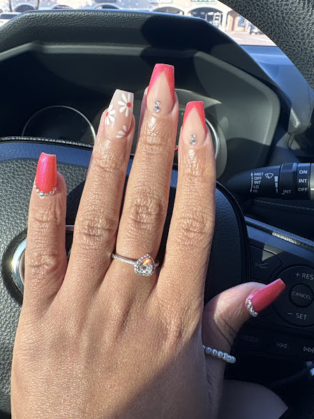 Oscar Nail Lounge 4