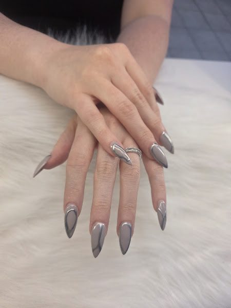 Tracy’s Lash and Nails Spa 4