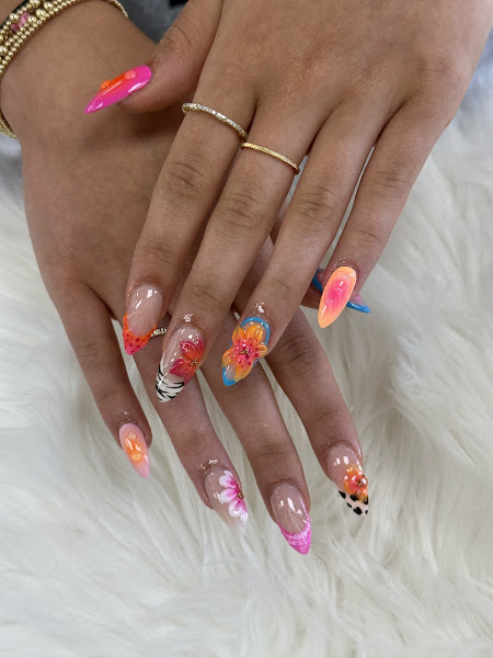 Tiny Lash & Nails Room 3