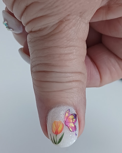 Joli Nails