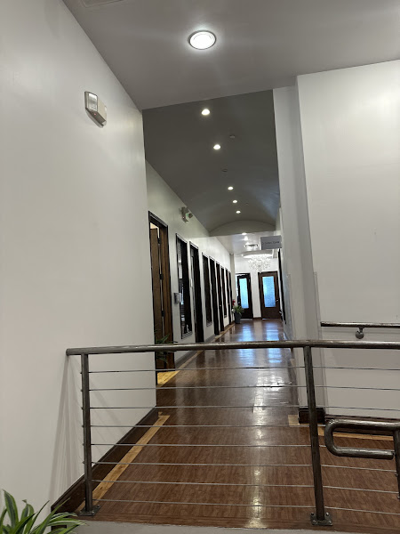 PLAZA PARK SALONS 3