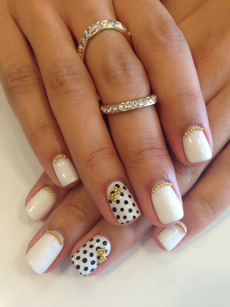 GLO Nail Bar 2