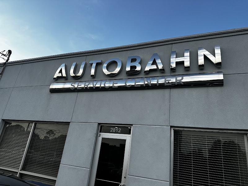 Autobahn Service Center 4