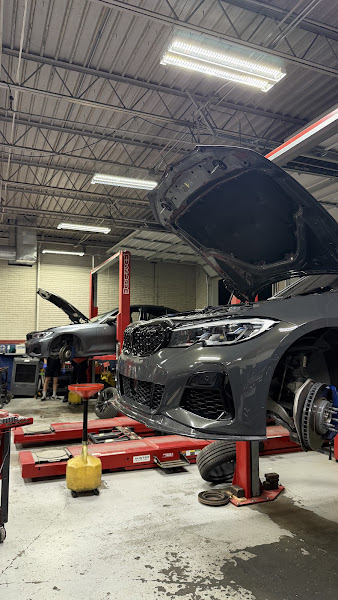 Autobahn Service Center 5