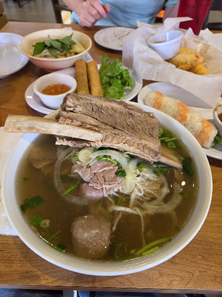 Yummy Pho & Bo Ne 4