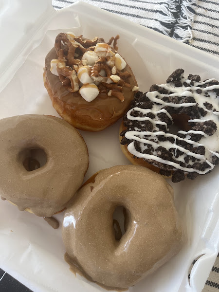 The Grove Do-Nutz & Deli 4