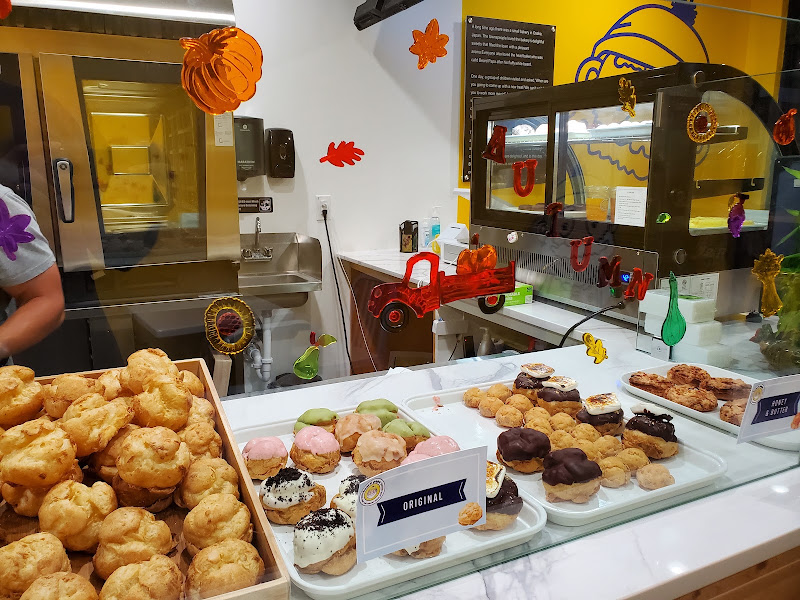 Beard Papa's Sugarland 3