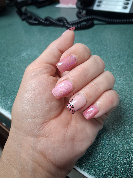 Nails Unlimited Spa Lounge 4