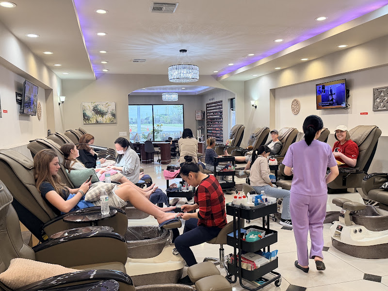 Hallo Nails Salon Richmond TX