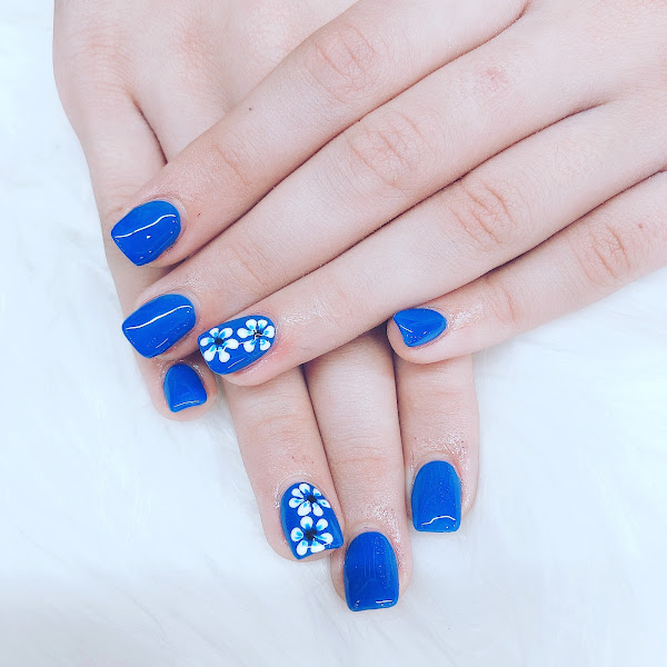 Pink Nail Lounge & Boutique 4
