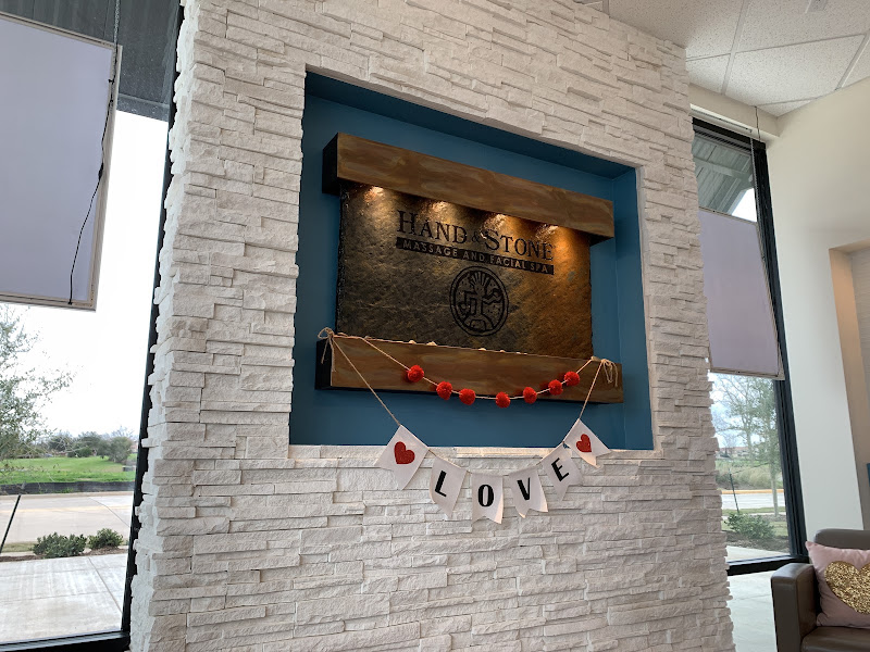 Hand & Stone Massage and Facial Spa 4