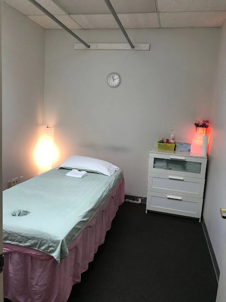 Asian Sunny Massage & Foot Reflexology 3