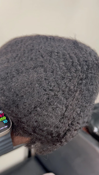 Unique Kutz Grooming Lounge 3