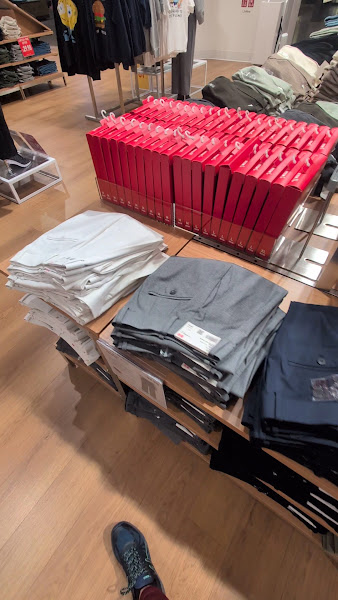 UNIQLO First Colony 2