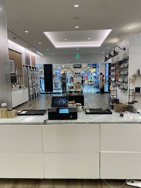 Inspiration Co at First Colony Mall 4