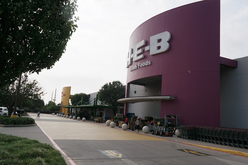 H‑E‑B Bakery 4
