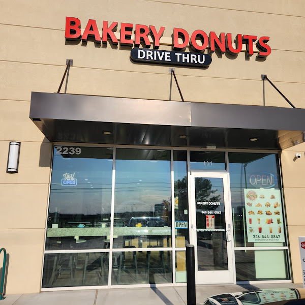 Bakery Donuts at 2239 N Mason Rd 4
