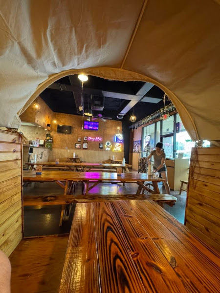 Chuckwagon BBQ & Burgers 3