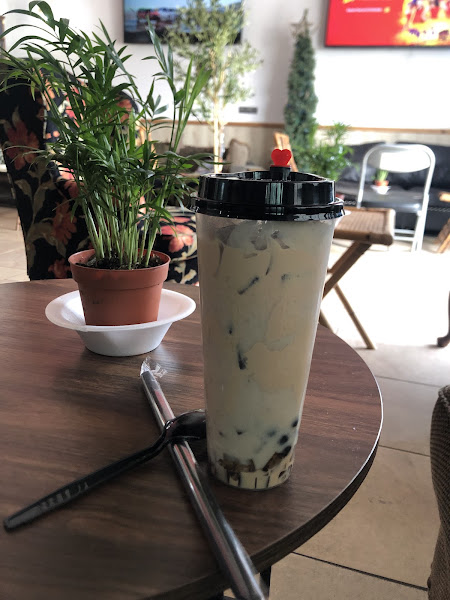The Le’O Restaurant, Boba and Statue Painting