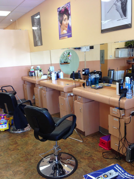 Elegant Hair and Nails Salon 3
