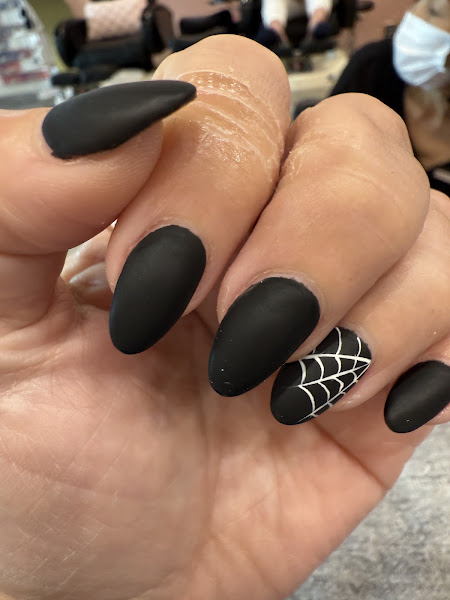 KIARA NAIL LOUNGE 4