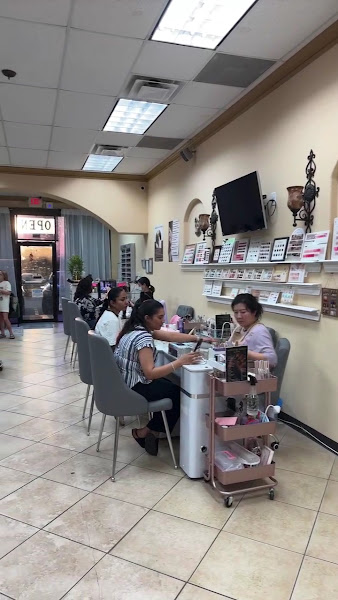 Crystal Nails & Head Spa 2